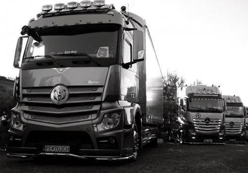 Actros brothers black and white